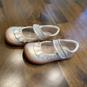 Nearly New Livie and Luca sz 2 gold metallic